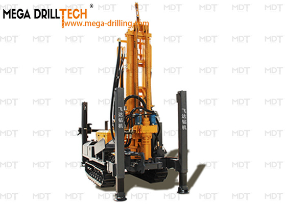 Máy khoan giếng nước sân sau với thiết bị lái xe crawler