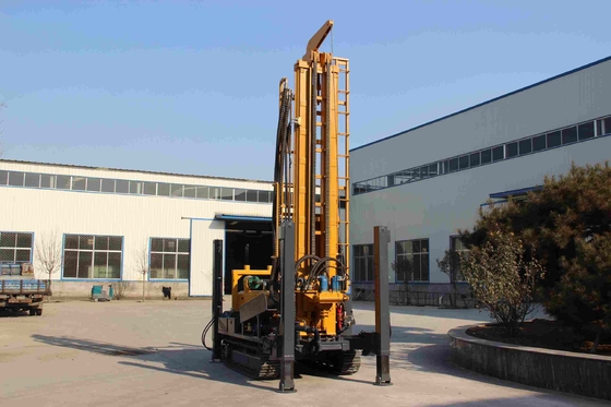 Máy khoan giếng nước di động thủy lực crawler khoan với bộ tản nhiệt phụ trợ