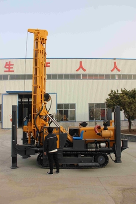 Máy khoan giếng nước di động thủy lực crawler khoan với bộ tản nhiệt phụ trợ
